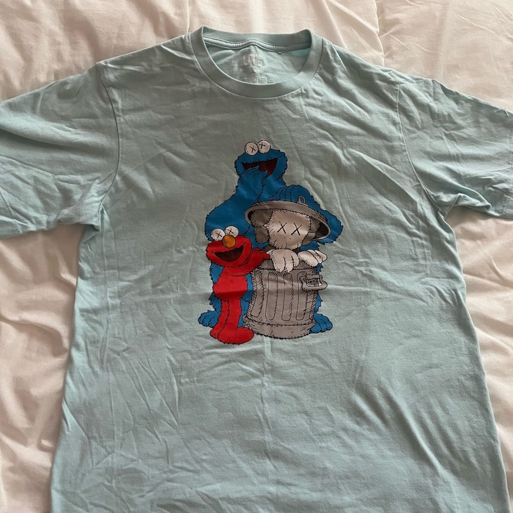 Uniqlo x KAWS Sesame Street Tshirt